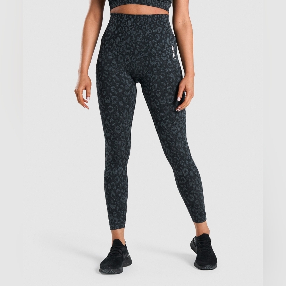 GYMSHARK Seamless Women Legging Size XS Black Animal Pattern Activewear